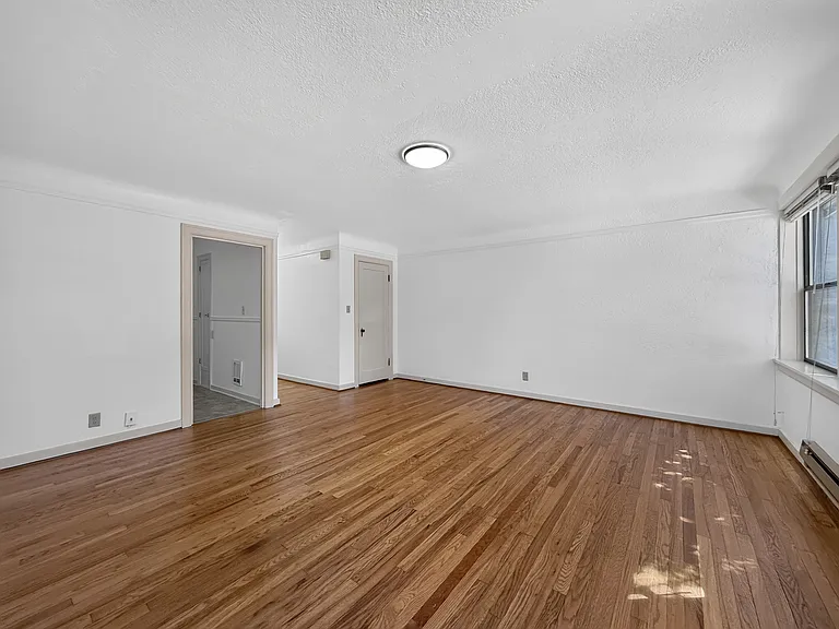 280 Morris Ave S #7 — Photo 3