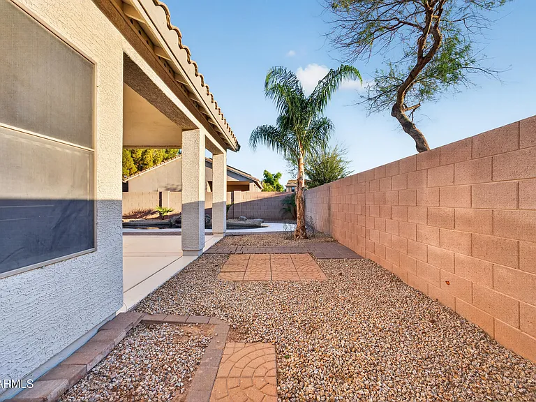 921 W Dana Dr — Photo 20