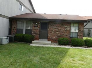 6958 N Raintree Dr, Milwaukee, WI 53223