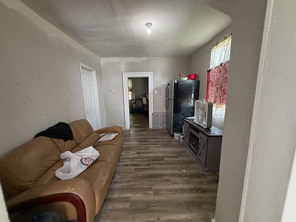 5th image of 1315 Poindexter St