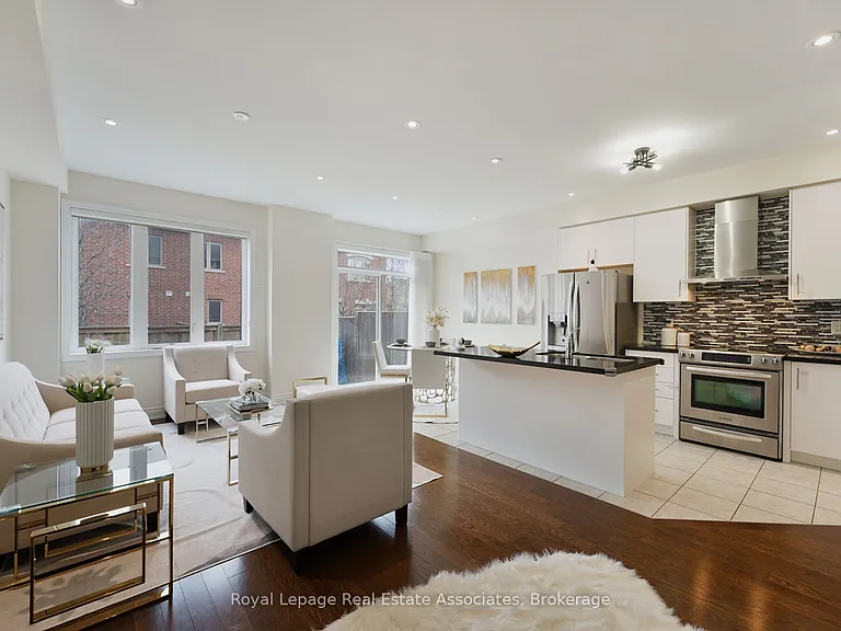 41 Mazarine Ln — Photo 17
