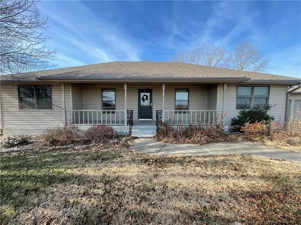 22479 Highway K16, Holton, KS 66436