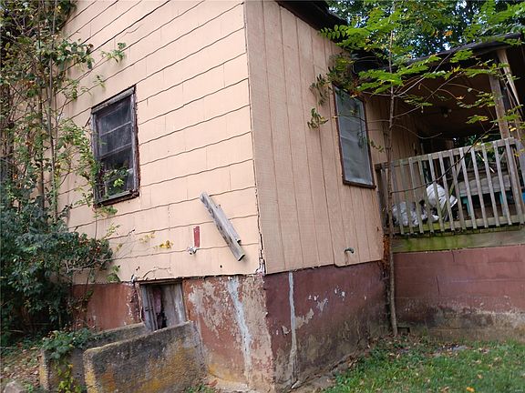 2nd image of 125 W Fite St