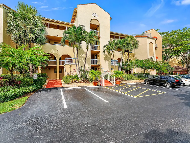 700 Uno Lago Dr #404 — Photo 49