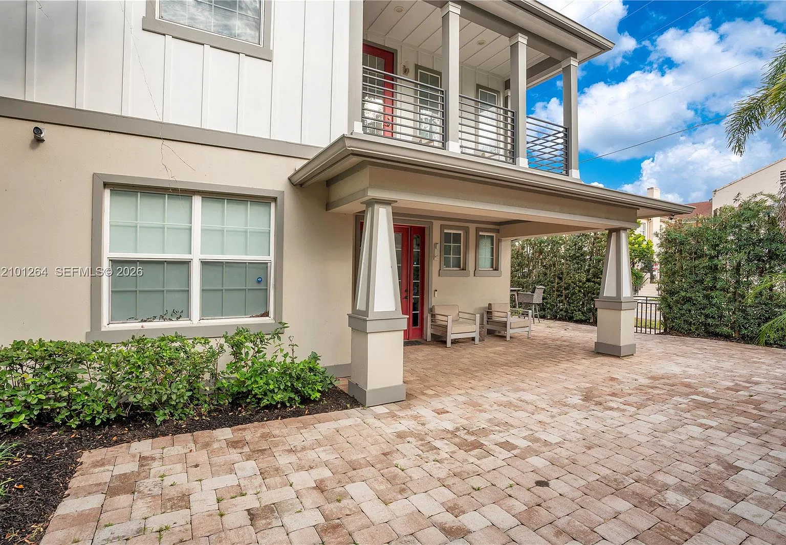 4 bed, 3.0 bath, $4,400 — Photo 2