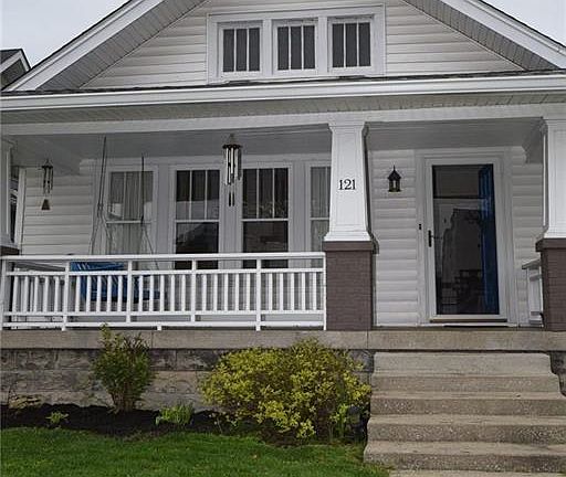 3rd image of 121 W Harrison St