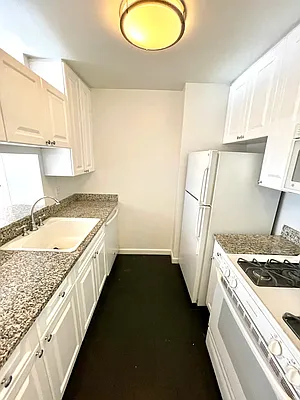 Rented by Addison Property Group | media 13