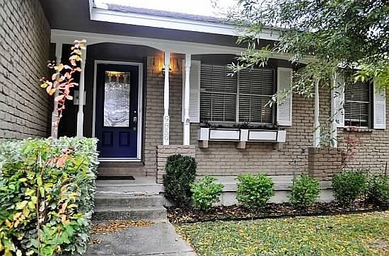2nd image of 9859 Queenswood Ln