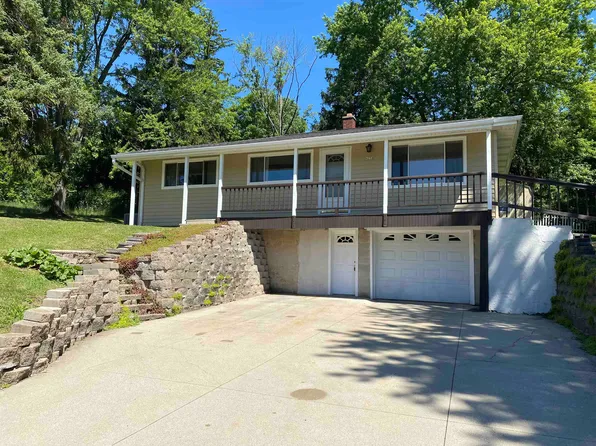 4258 Pleasant Hill Rd, Richfield, WI 53076