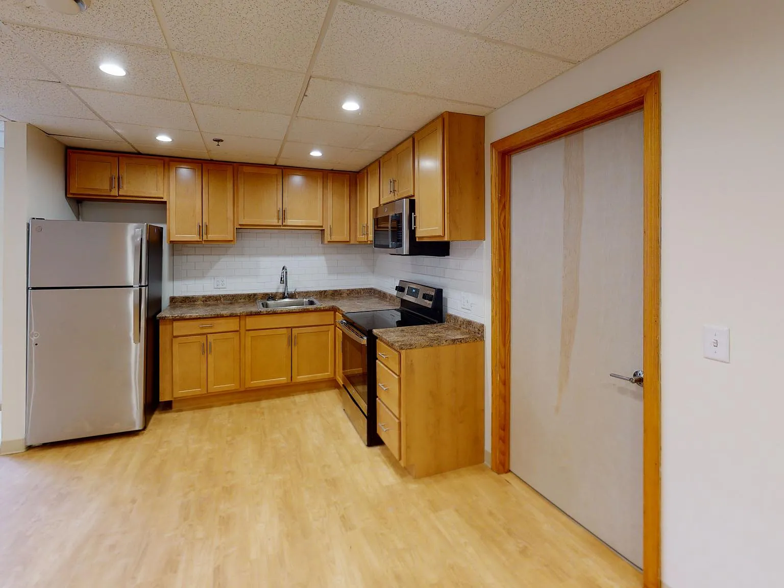 1 bed, 592 sqft, $1,830 — Photo 3
