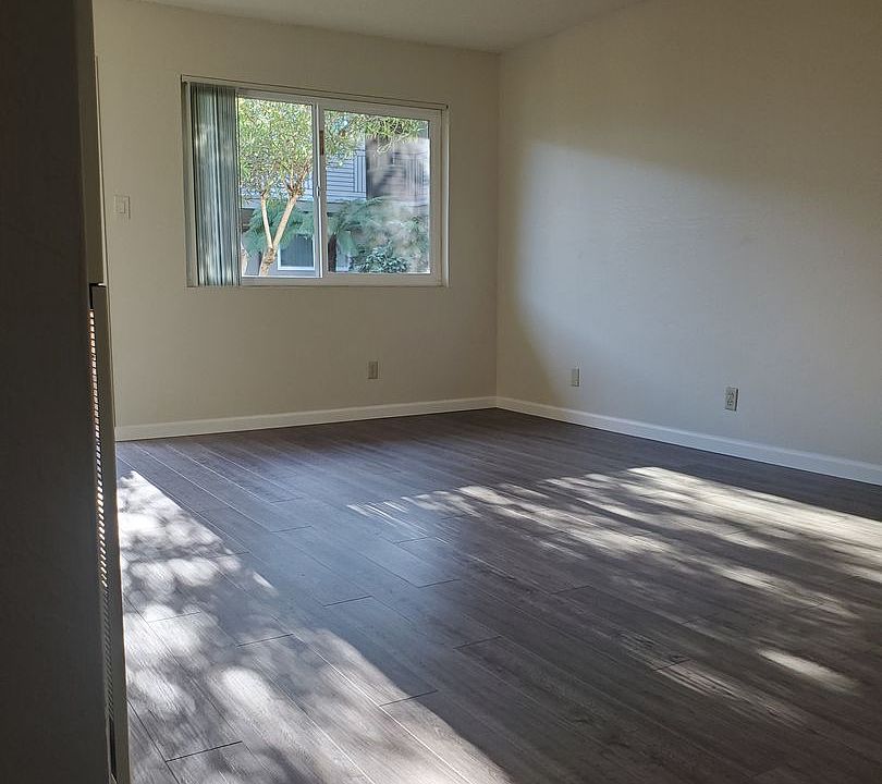 1st image of 14377 Bancroft Ave APT 7