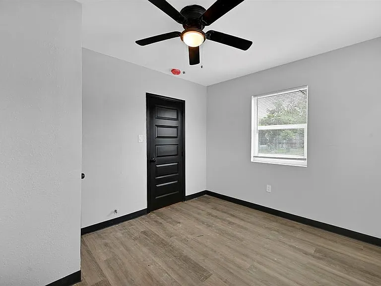 7210 Dahlia St — Photo 6