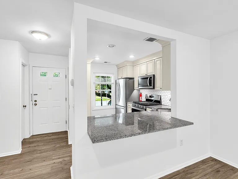 72 Quince Ct — Photo 6