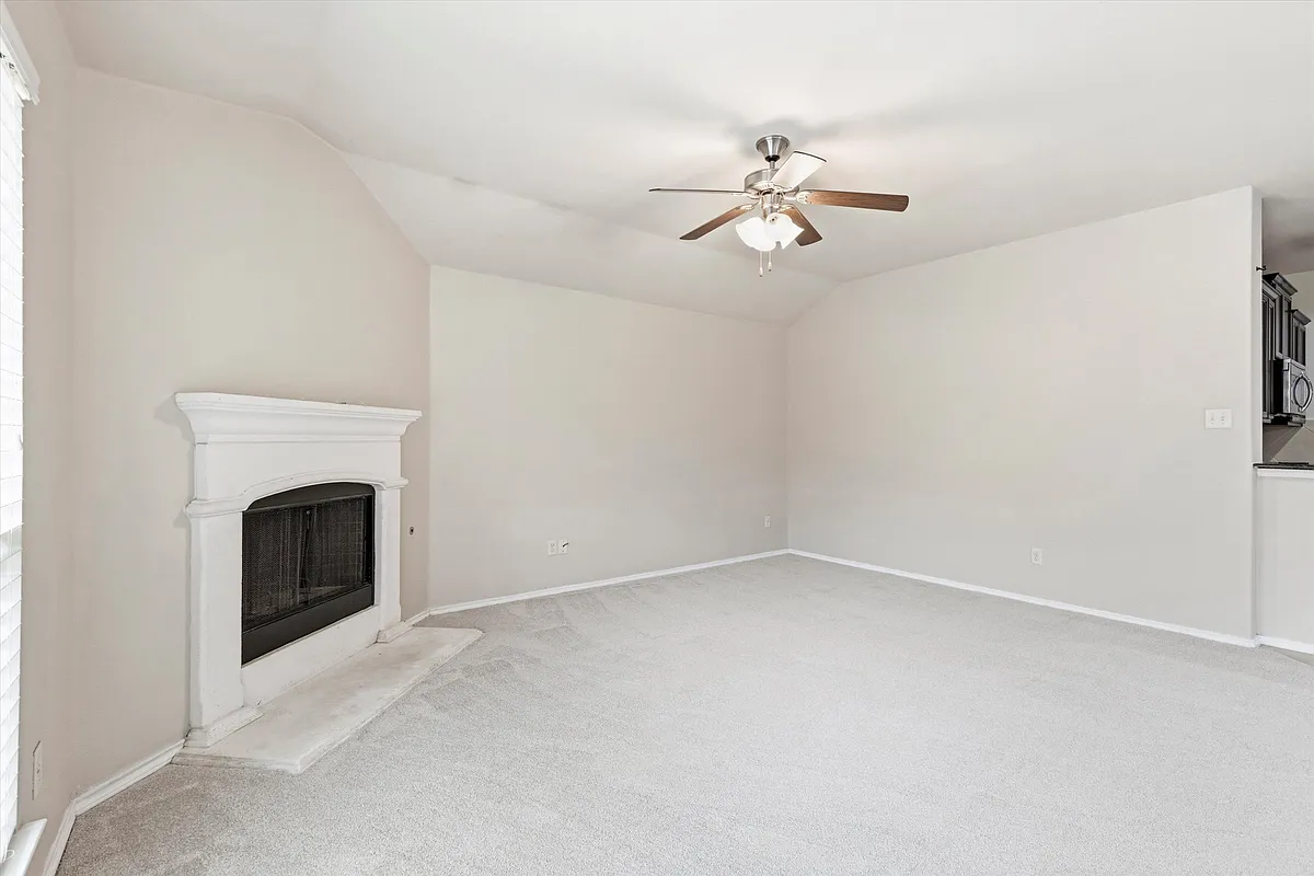 Building Photo - 1115 Dickenson Dr