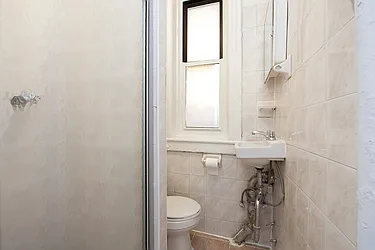 Rented by R New York