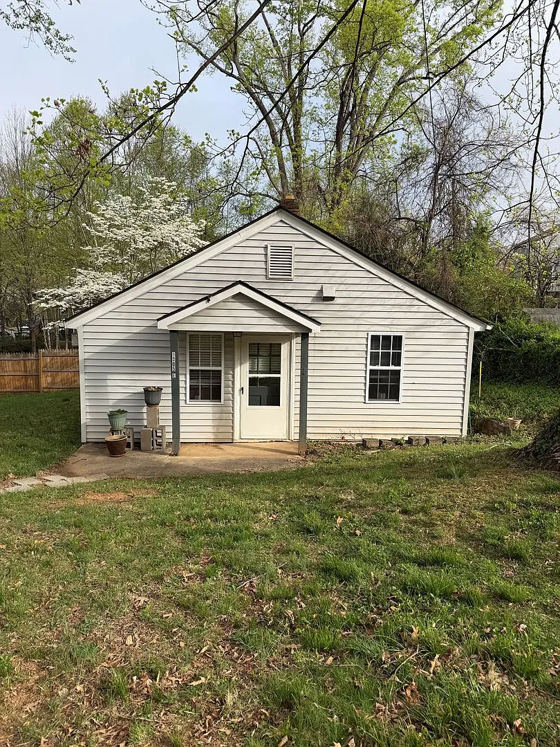 Building Photo - 1305 Cherry Ave #1305