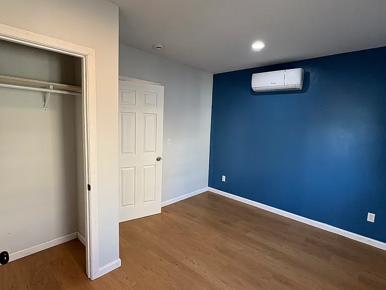209 S Chapel St — Photo 21