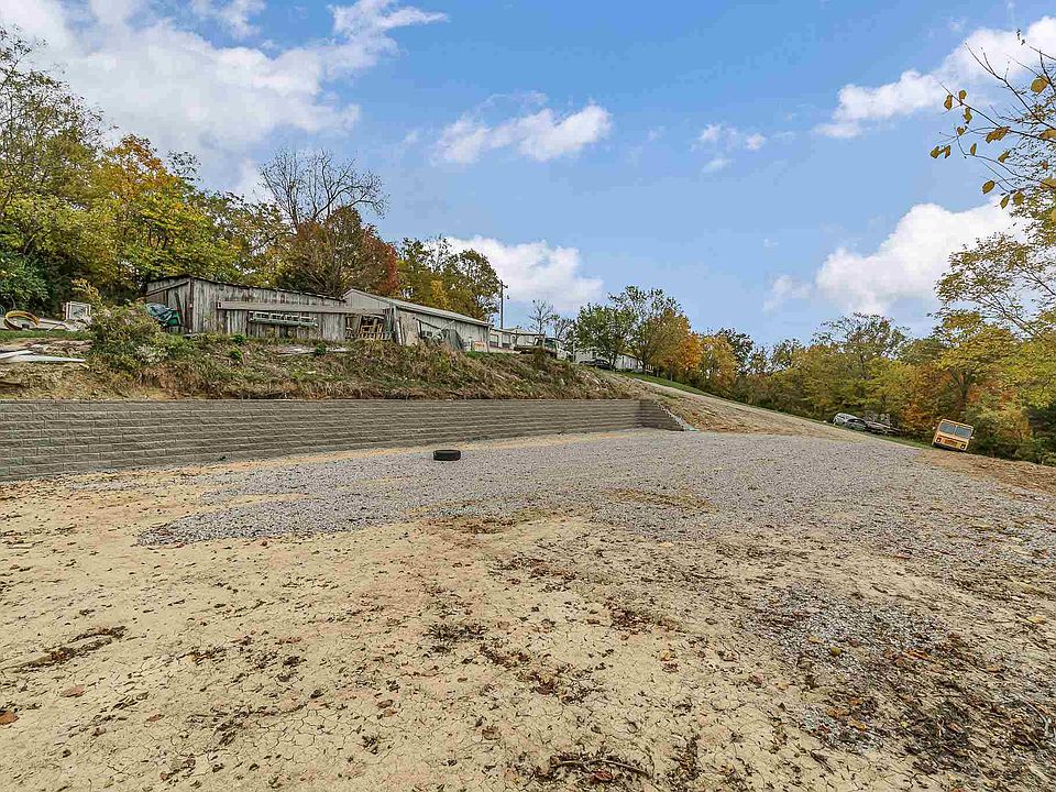 2nd image of 262 Demossville Rd