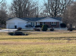 1305 S Jefferson Avenue, Aurora, MO 65605