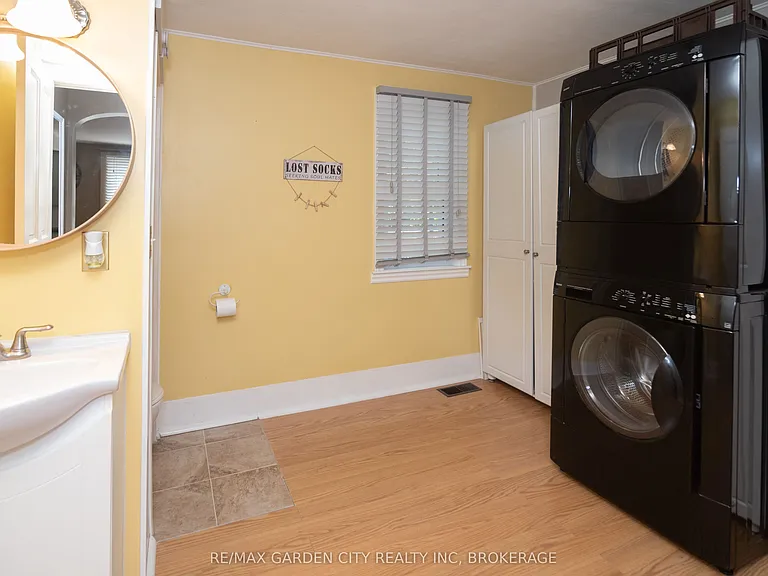 5853 McLeod Rd — Photo 12