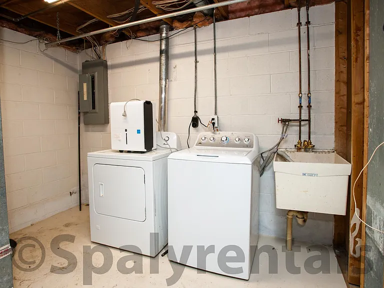 2136 Winewood Ave — Photo 23