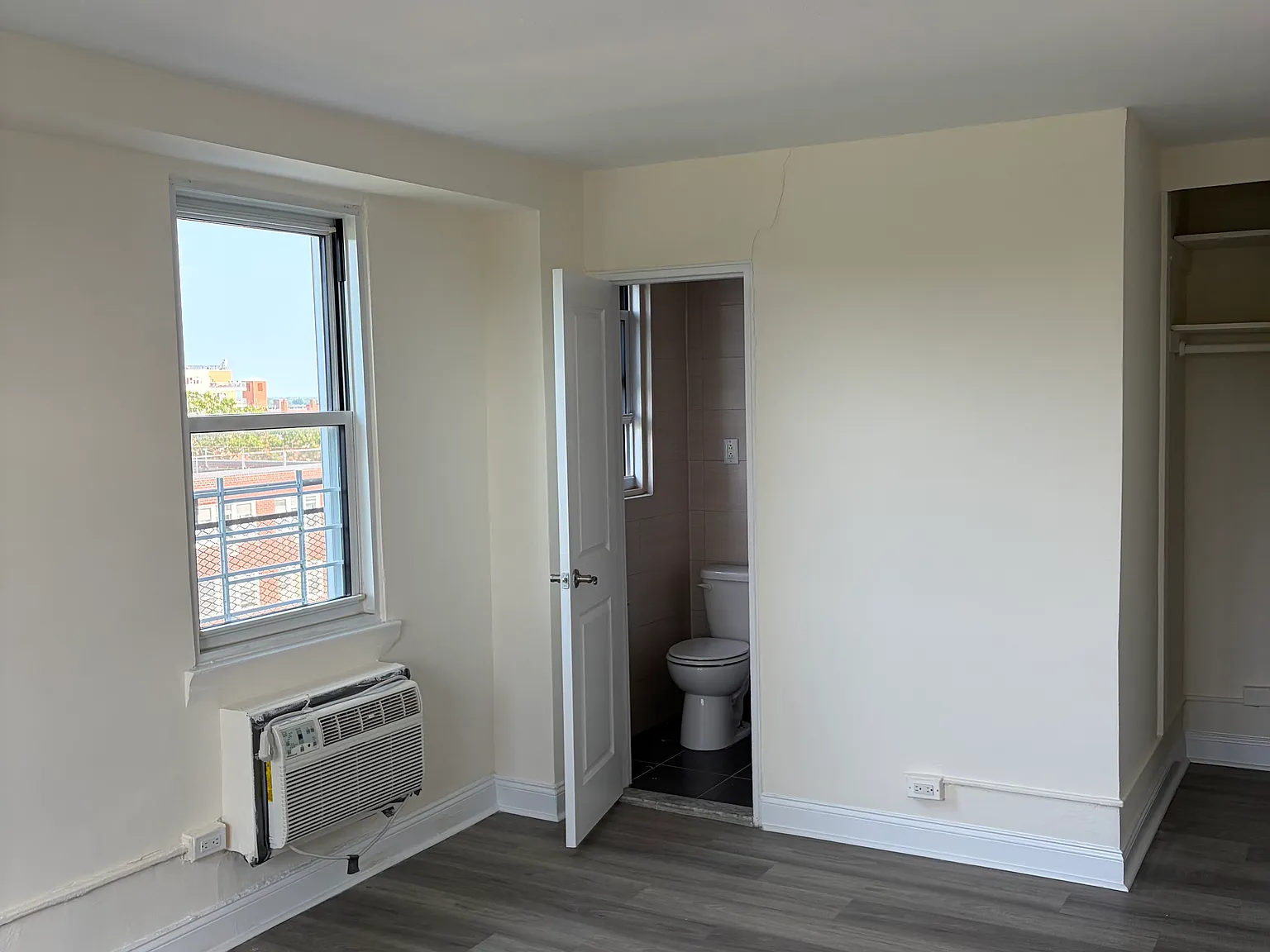 2 bed, 1000 sqft, $3,150 — Photo 3