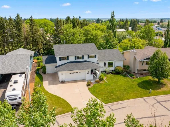 4809 W 59th St, Lacombe, AB T4L 1M5