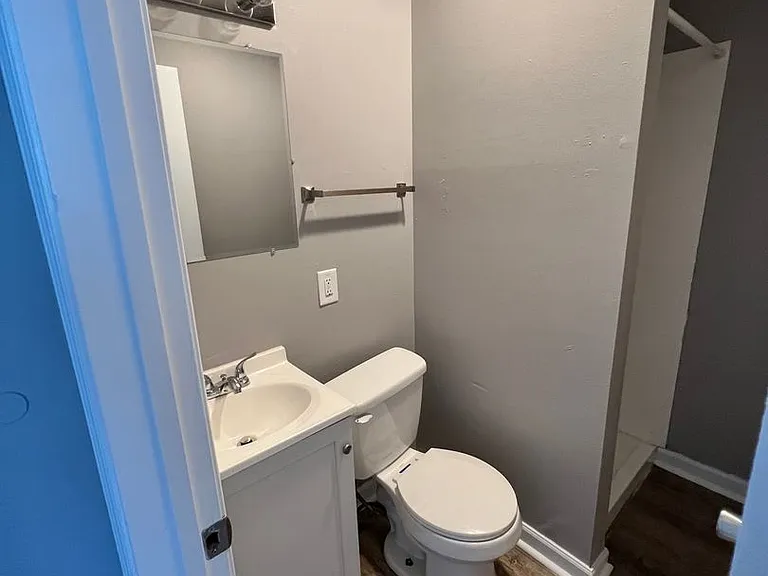 1617 Ferry St — Photo 18