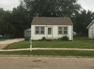 906 Drexel Blvd, Machesney Park, IL 61115