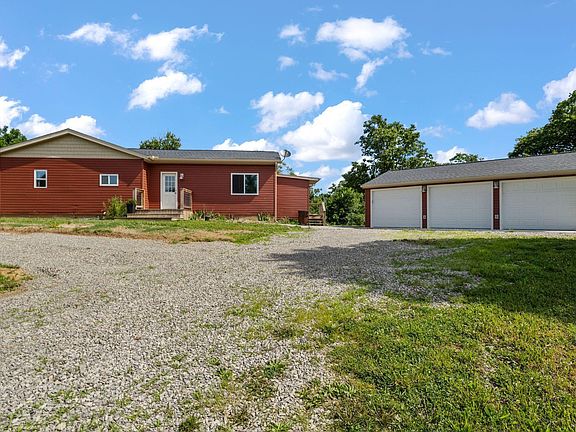 3rd image of 2845 Dietz Ln