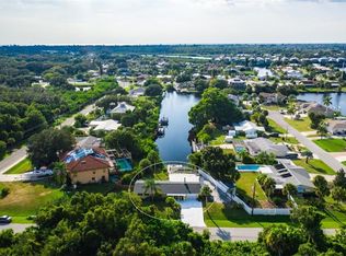 625 Sandpiper Ln, Nokomis, FL 34275