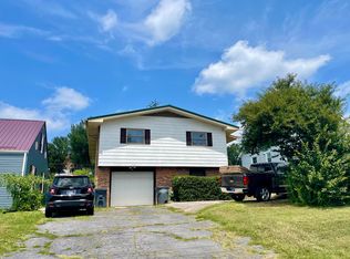 628 Lovedale Dr, Kingsport, TN 37660
