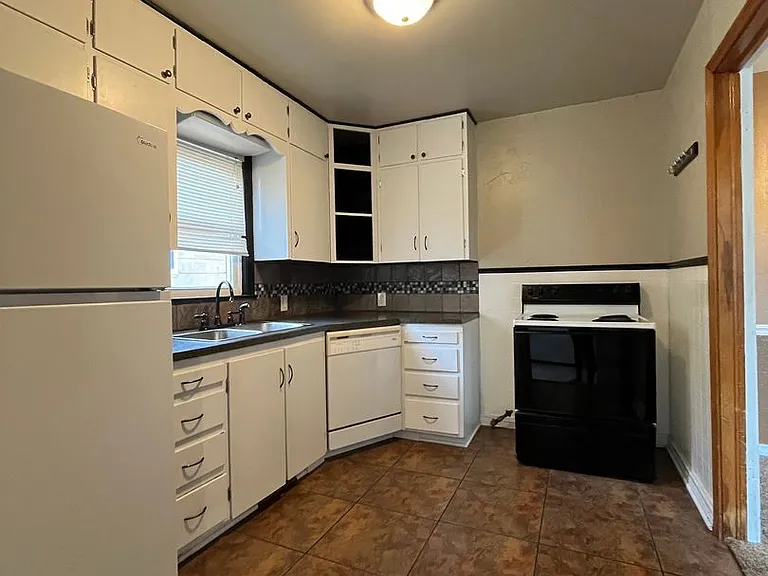 605 W Iowa Ave — Photo 9