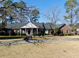 207 Plantation Dr, Waycross, GA 31501