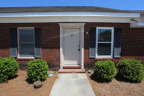 140 Lanier Dr Photo 1