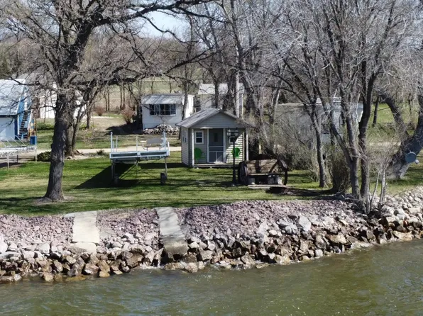 33798 Shady Oak Dr, Clinton, MN 56225