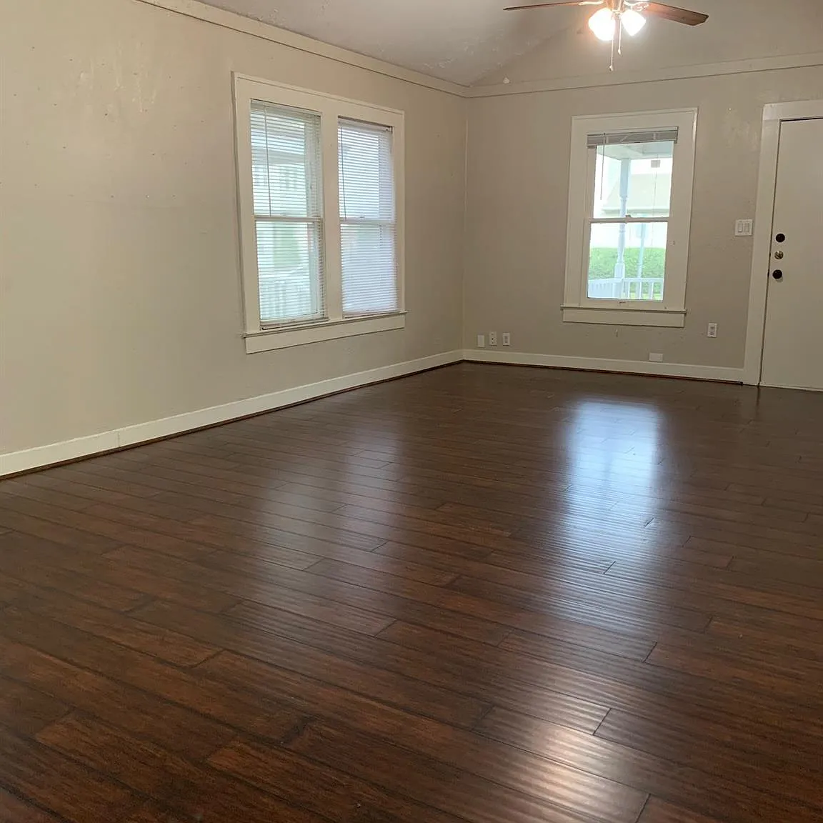 2 bed, 1.0 bath, 1000 sqft, $1,900 — Photo 3