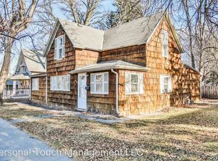 614 4th St S, Moorhead, MN 56560