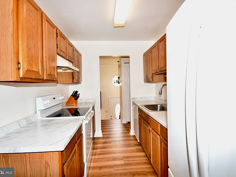 25253 Conrad Ct — Photo 5