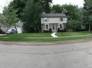 2662 Burnham Rd, Royal Oak, MI 48073