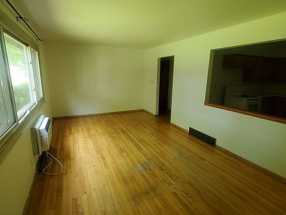 3rd image of 4454 S 14th St