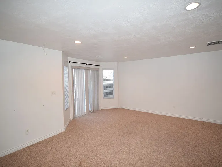 2182 E Whitekirk Way — Photo 13