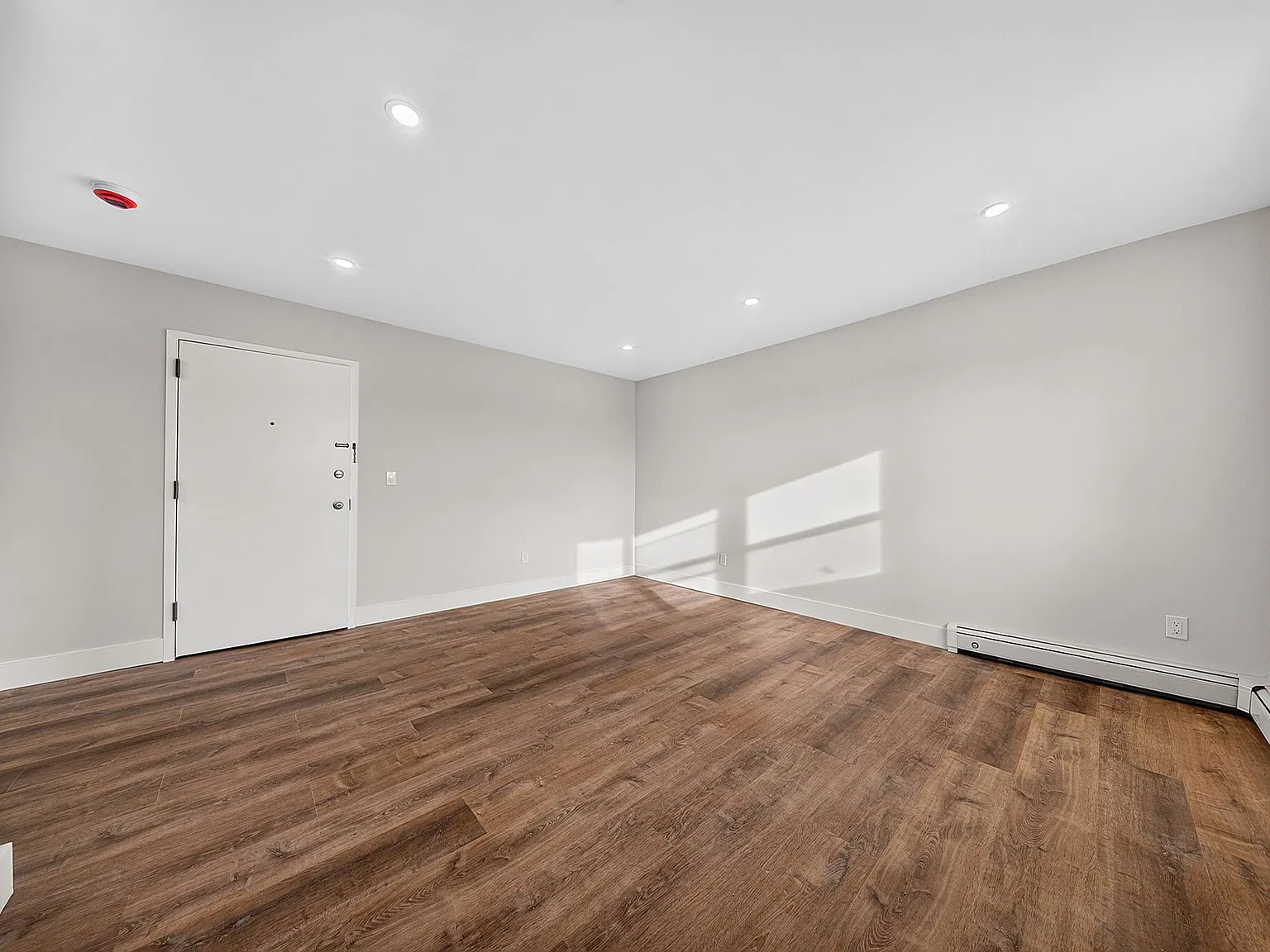 1 bed, $2,000 — Photo 2