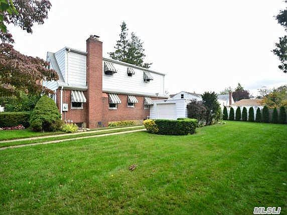 3rd image of 134 Arden Blvd