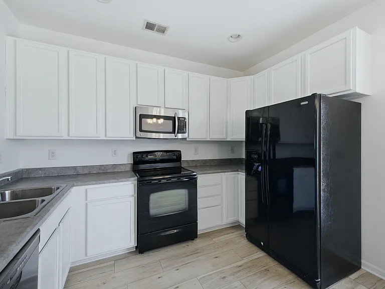 205 Azteca Dr — Photo 10