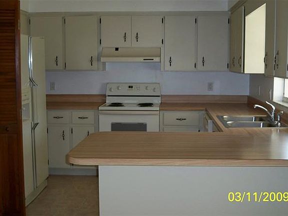 4th image of 836 Goldcoast Dr