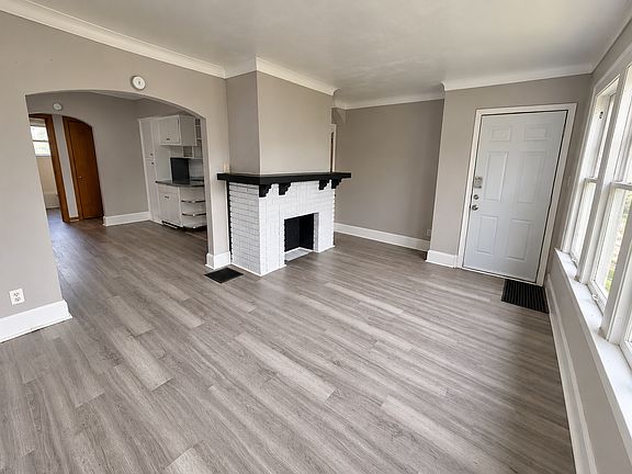 2nd image of 1719 Mansfield Rd #1