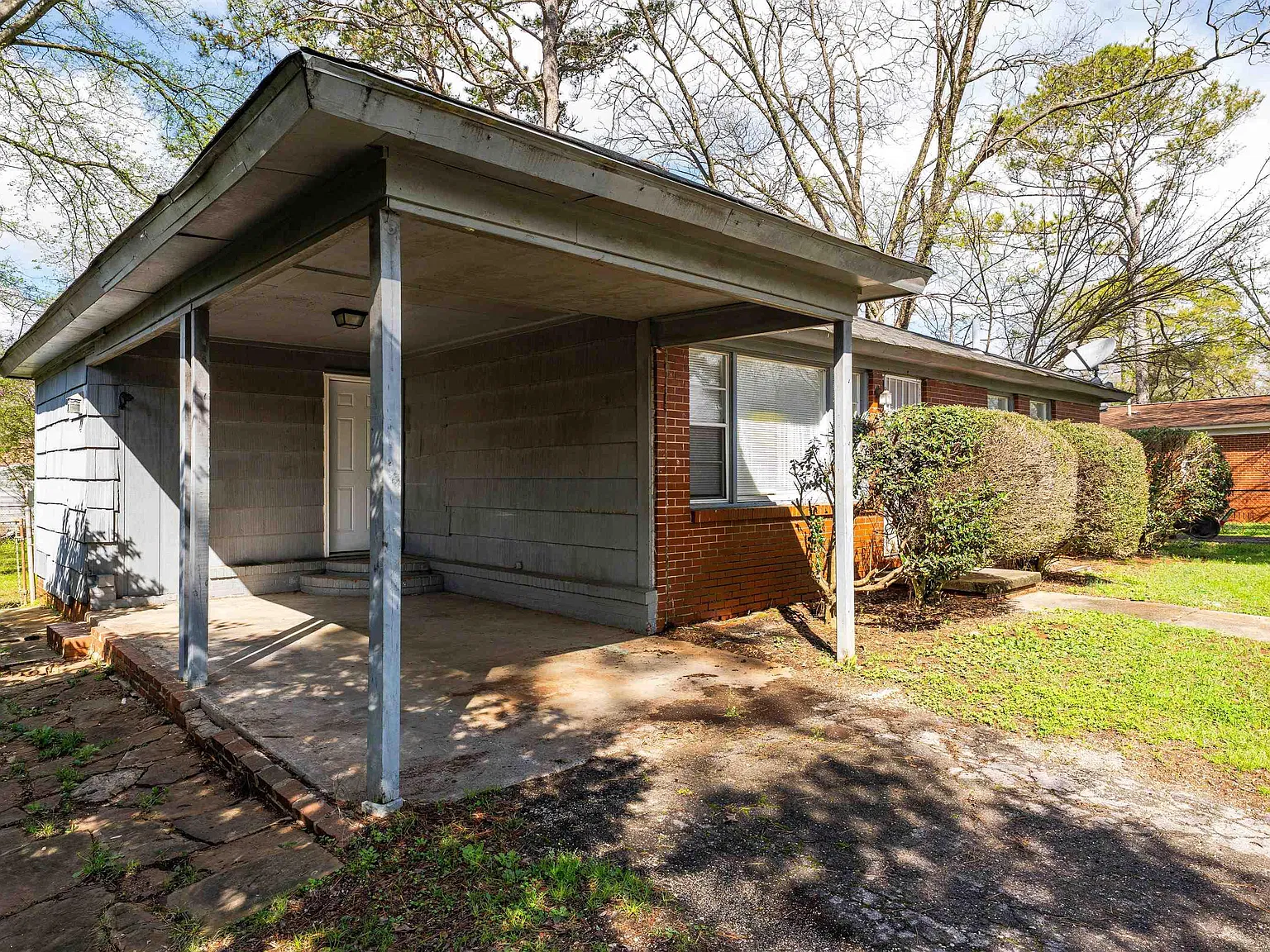 3 bed, 1.5 bath, $950 — Photo 3