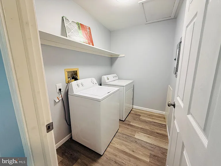 1008 Lindsey Ct — Photo 10