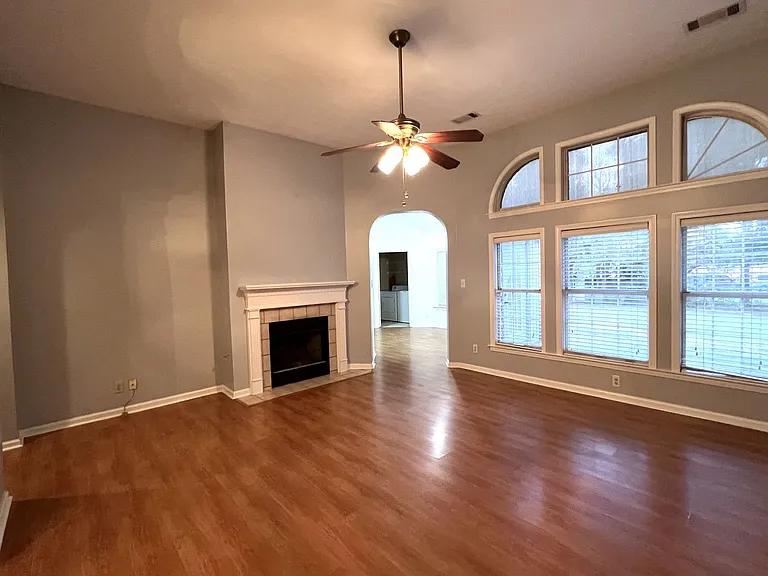 7117 Stamford Ct — Photo 5